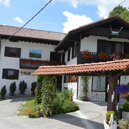 农家乐 Jelenov Breg Pod Matajurem *